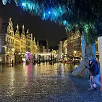 Studio In The Old Center Of Antwerp Grote Markt